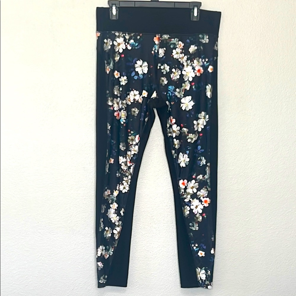 Energy Zone Black White Women’s Floral Pattern Leggings XL (16) Yoga Workout